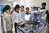 Vietnam one of most attractive destinations for leading U.S. semiconductor companies: expert